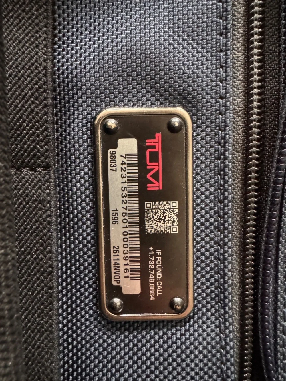 Tumi used navy